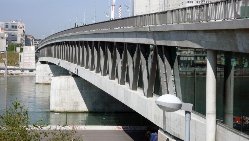 Dreirosenbrücke  – {source?html}